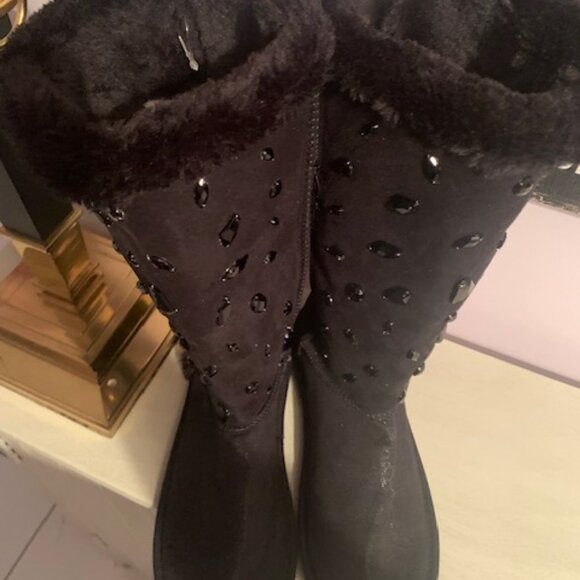 NWOT - Women's Black Boots! - Picture 6 of 7